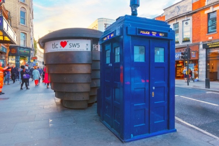 A blue telephone box